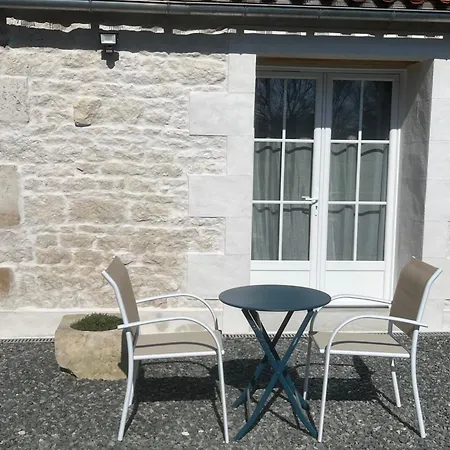 O Ptit Verger Oda ve Kahvaltı 3*